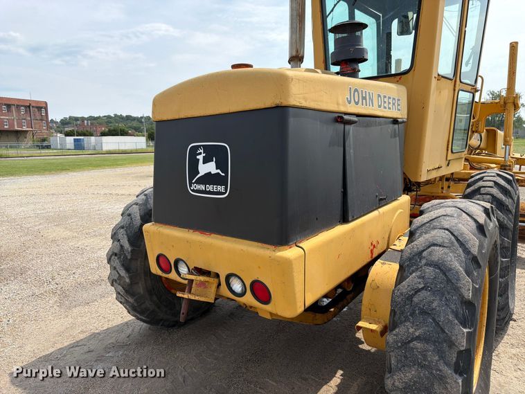 image for item FK3331 1983 John Deere 570A motor grader
