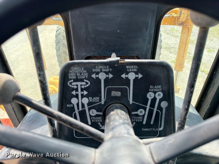 image for item FK3331 1983 John Deere 570A motor grader