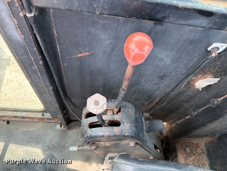 image for item FK3331 1983 John Deere 570A motor grader