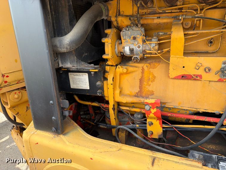 image for item FK3331 1983 John Deere 570A motor grader