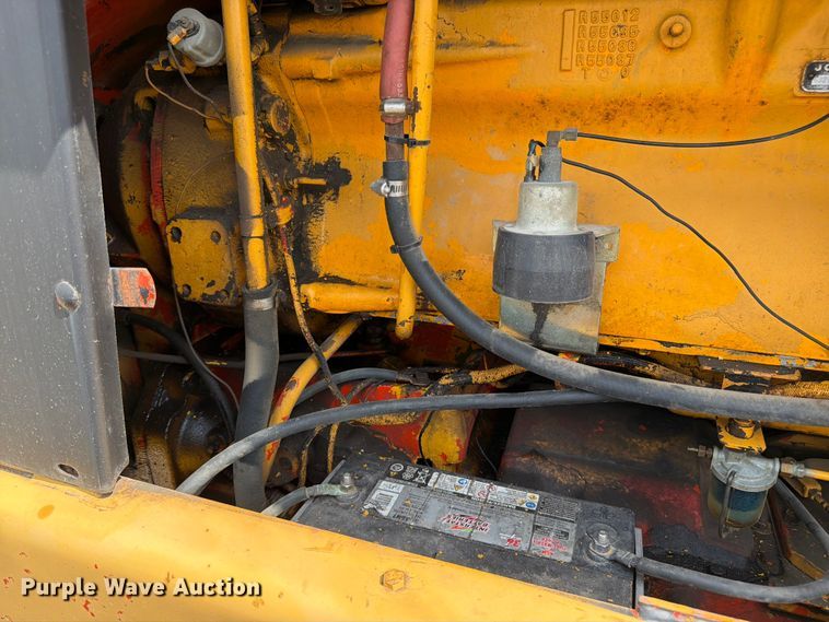 image for item FK3331 1983 John Deere 570A motor grader