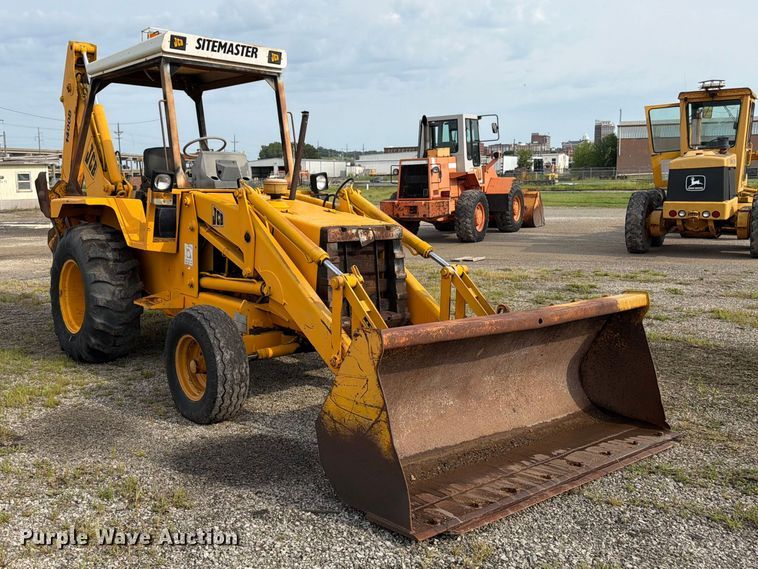 image for item FK3332 JCB 1400B backhoe