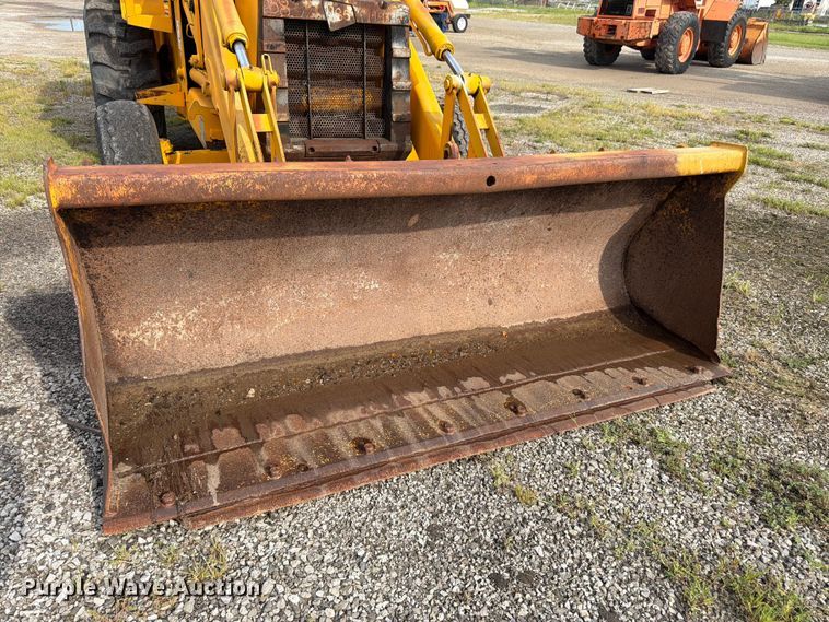 image for item FK3332 JCB 1400B backhoe