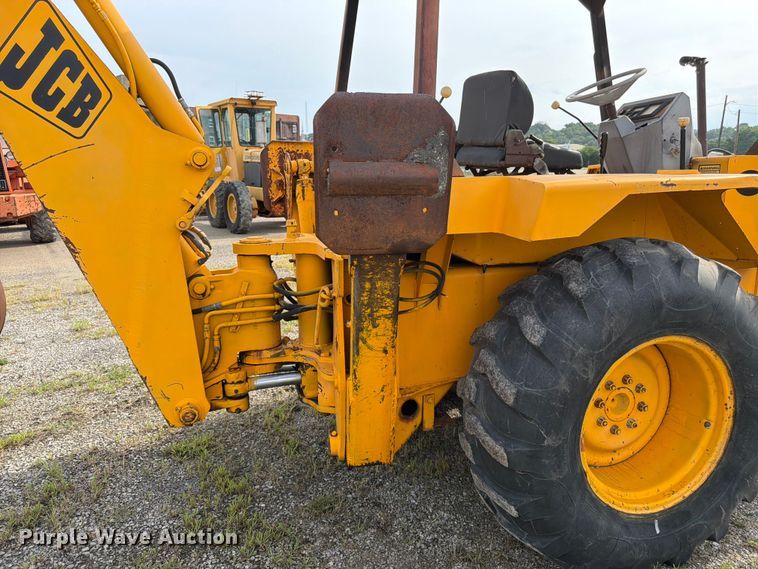 image for item FK3332 JCB 1400B backhoe