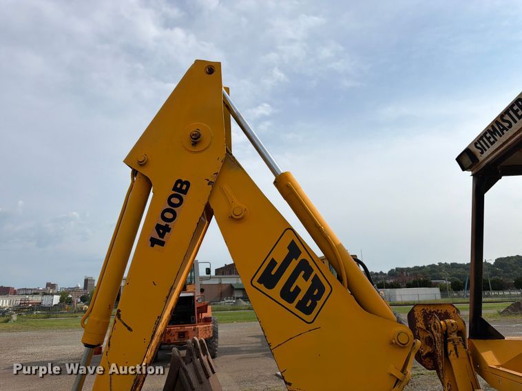 image for item FK3332 JCB 1400B backhoe