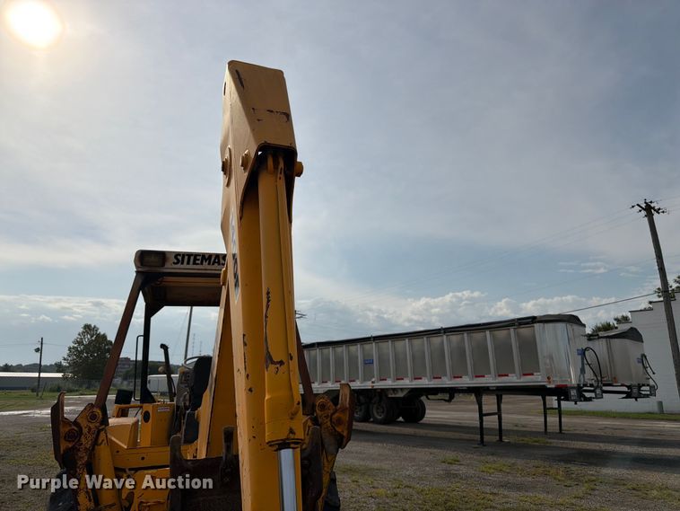 image for item FK3332 JCB 1400B backhoe