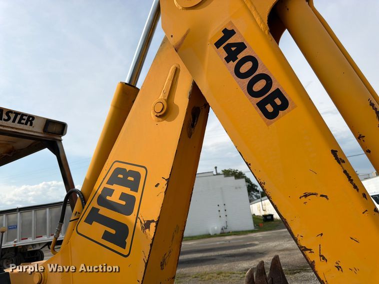 image for item FK3332 JCB 1400B backhoe