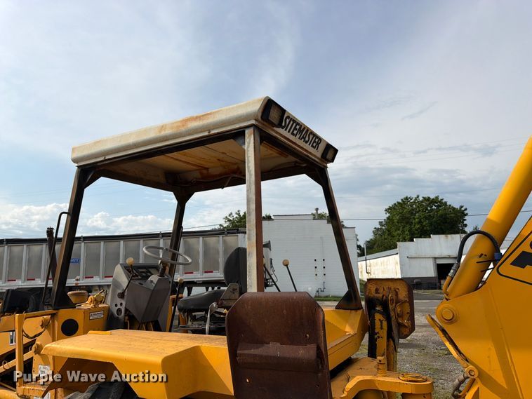 image for item FK3332 JCB 1400B backhoe