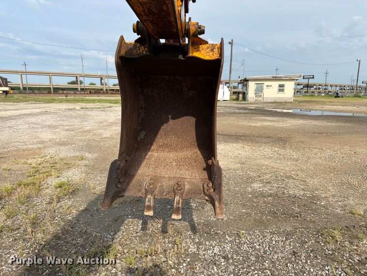 image for item FK3332 JCB 1400B backhoe