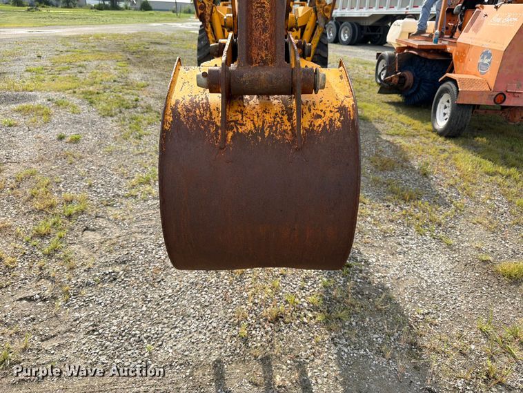 image for item FK3332 JCB 1400B backhoe