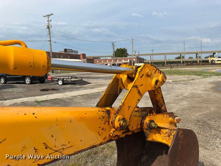 image for item FK3332 JCB 1400B backhoe