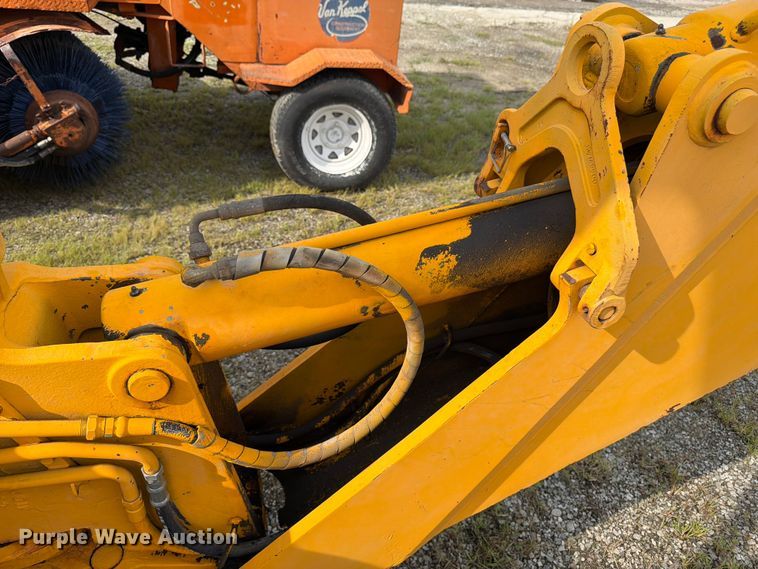 image for item FK3332 JCB 1400B backhoe