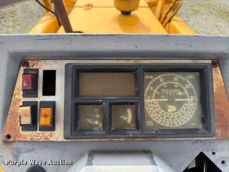 image for item FK3332 JCB 1400B backhoe