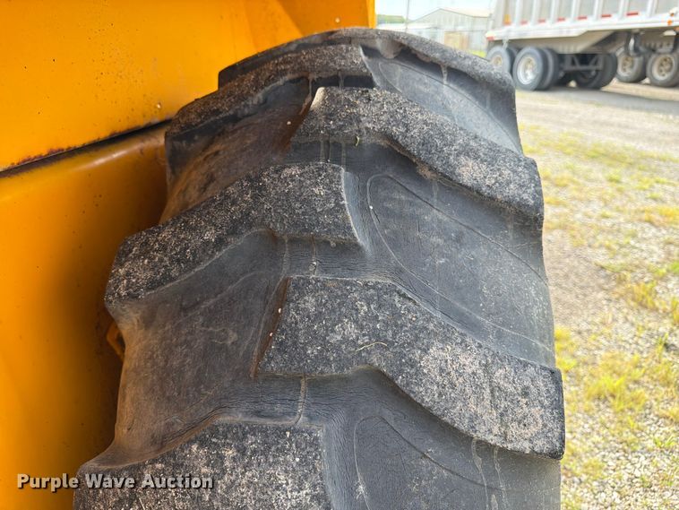 image for item FK3332 JCB 1400B backhoe