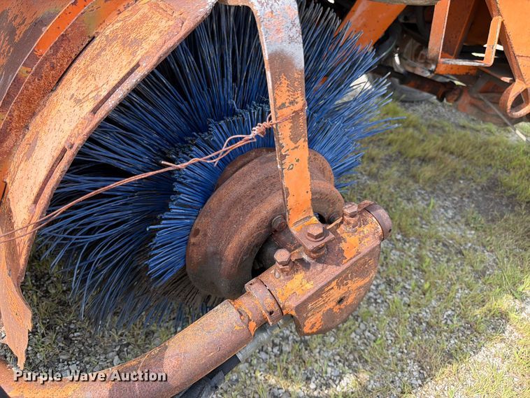 image for item FK3333 1997 Broce RC300 broom