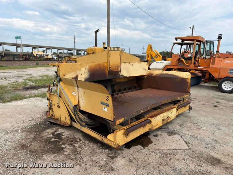 image for item FK3334 Lee-Boy L900 paver