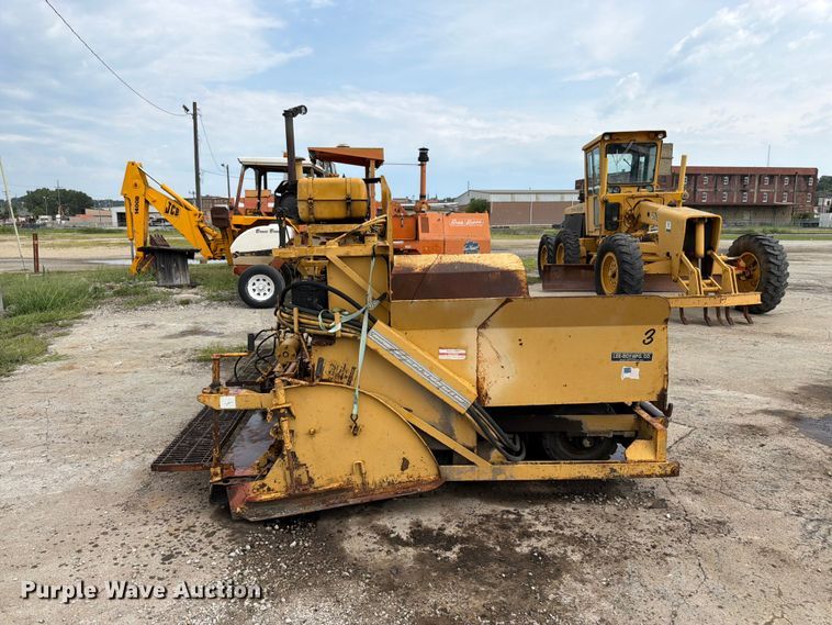 image for item FK3334 Lee-Boy L900 paver