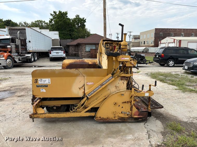 image for item FK3334 Lee-Boy L900 paver