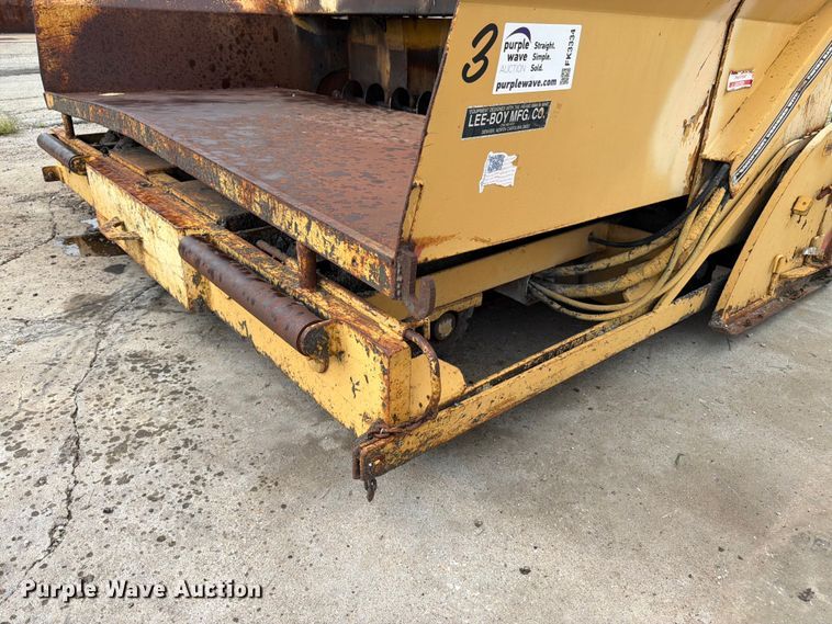 image for item FK3334 Lee-Boy L900 paver