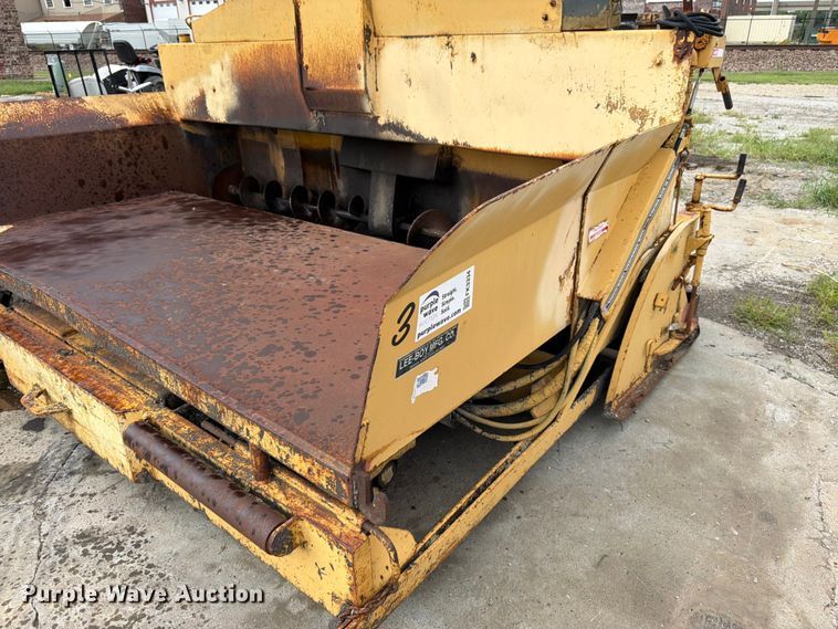 image for item FK3334 Lee-Boy L900 paver