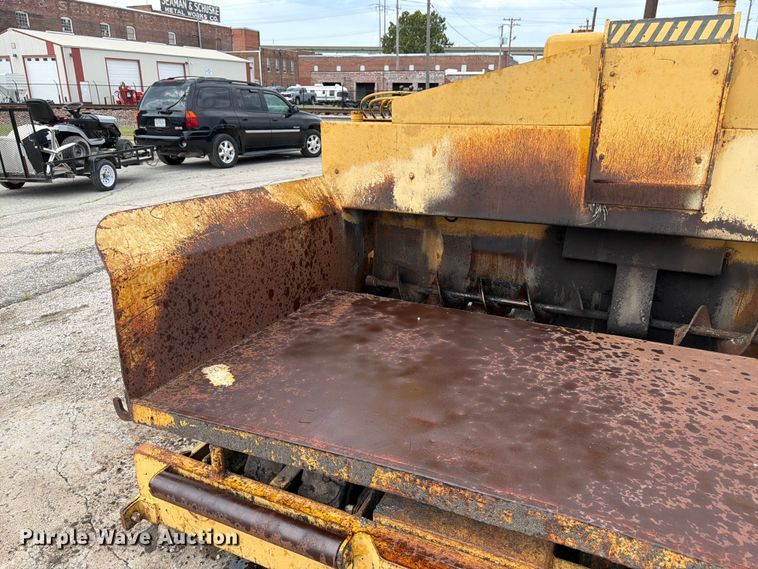 image for item FK3334 Lee-Boy L900 paver