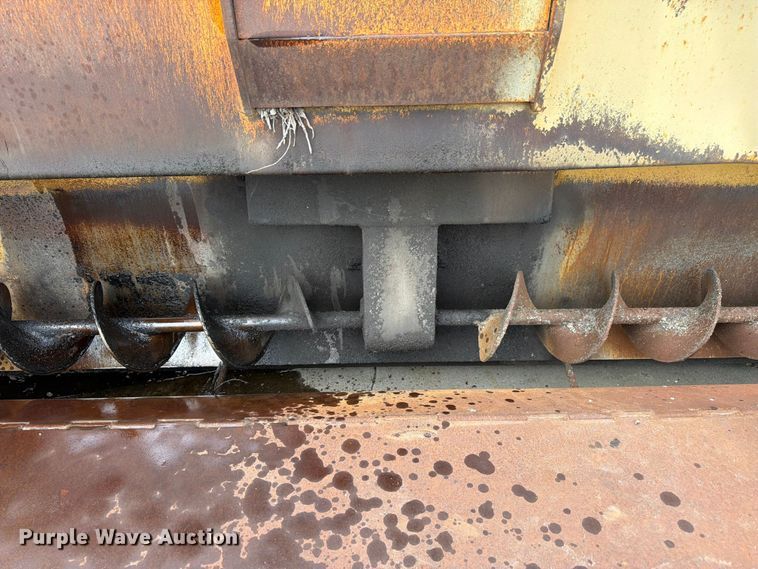 image for item FK3334 Lee-Boy L900 paver