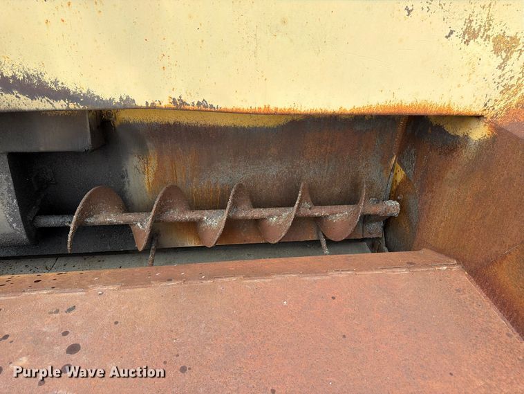 image for item FK3334 Lee-Boy L900 paver