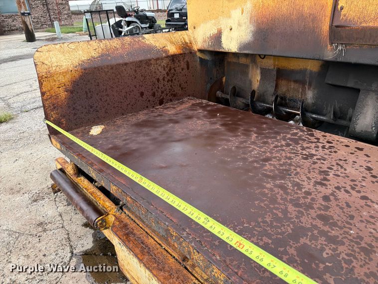 image for item FK3334 Lee-Boy L900 paver