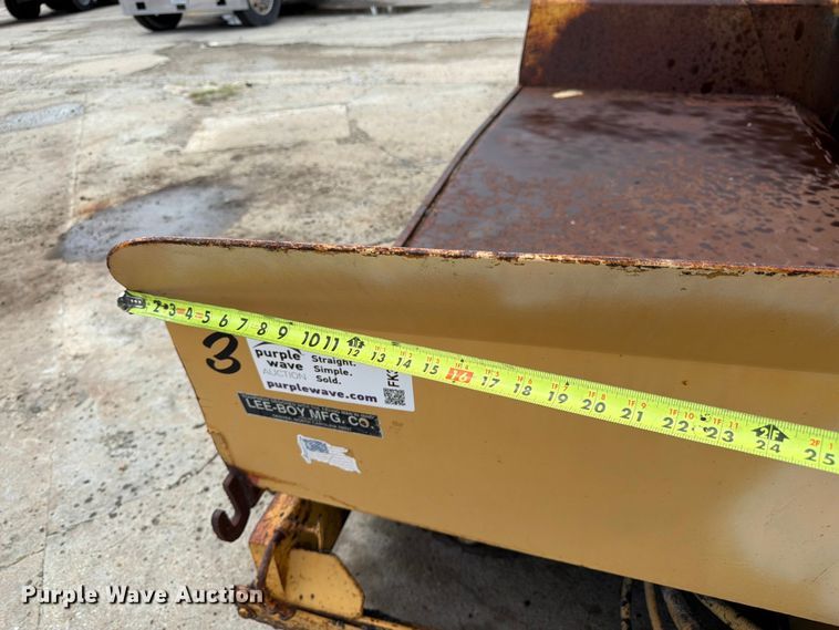 image for item FK3334 Lee-Boy L900 paver