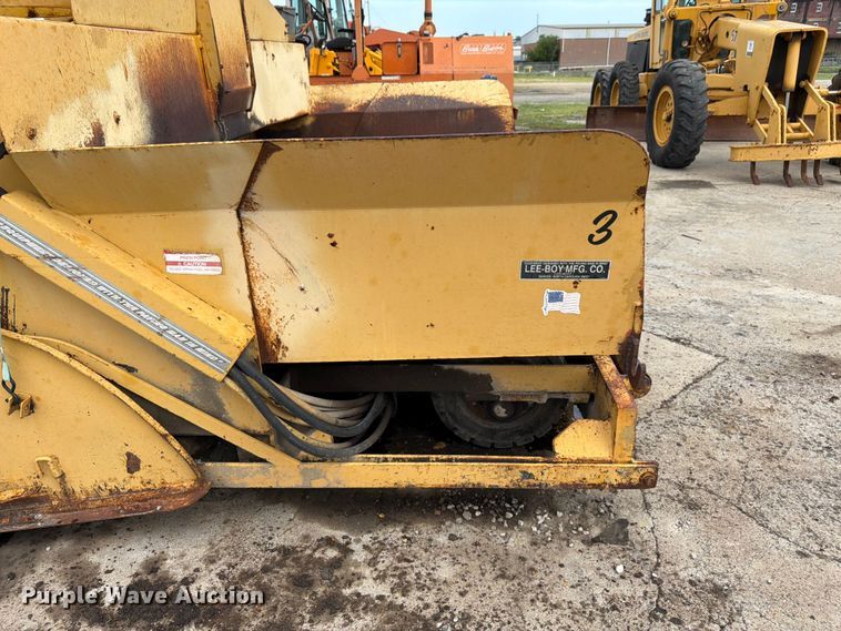 image for item FK3334 Lee-Boy L900 paver