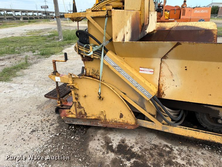 image for item FK3334 Lee-Boy L900 paver