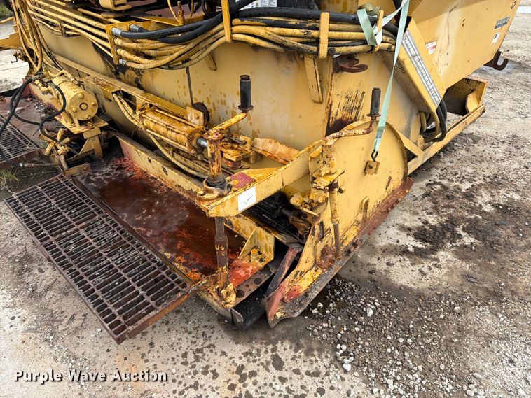 image for item FK3334 Lee-Boy L900 paver