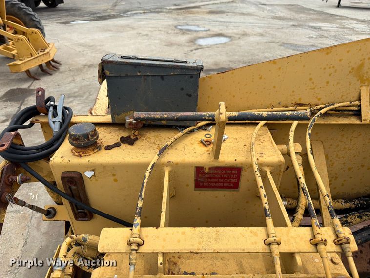 image for item FK3334 Lee-Boy L900 paver