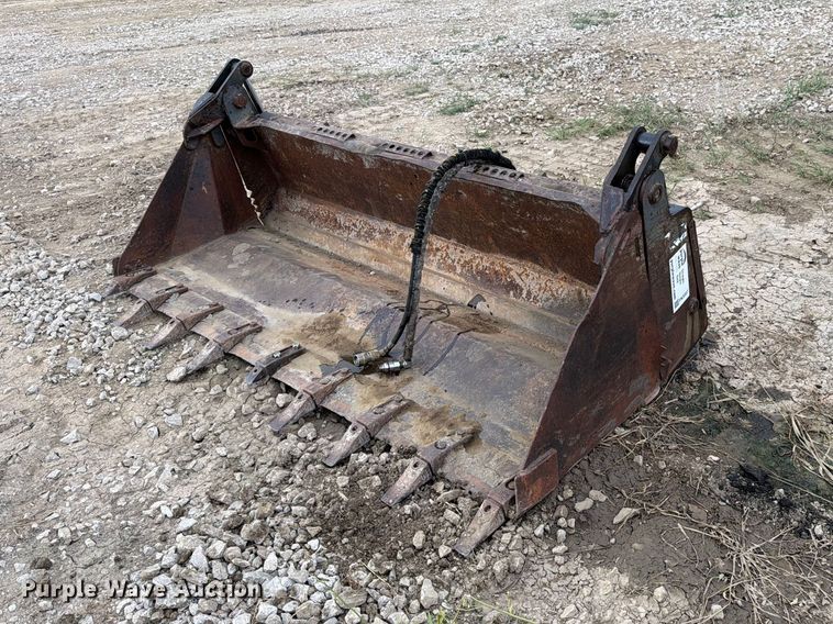 Bobcat 4-in-1 skid steer bucket