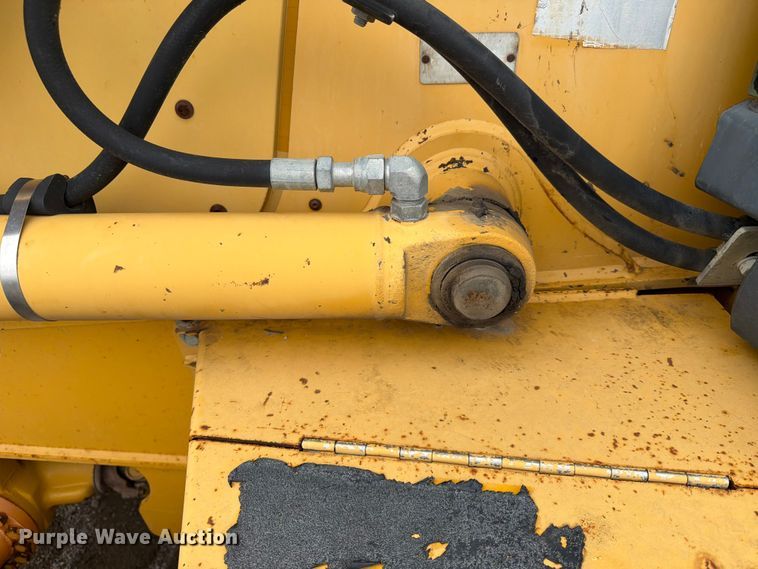 image for item FK3548 2002 John Deere 410G backhoe