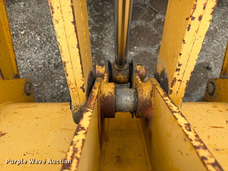 image for item FK3548 2002 John Deere 410G backhoe