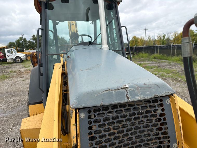 image for item FK3548 2002 John Deere 410G backhoe