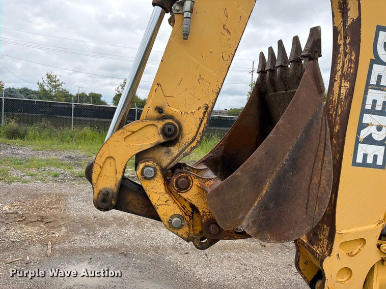 image for item FK3548 2002 John Deere 410G backhoe