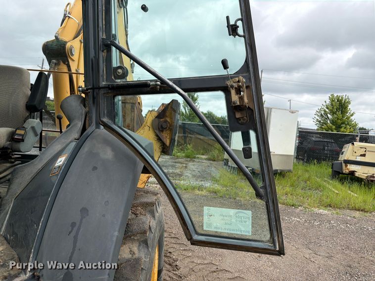 image for item FK3548 2002 John Deere 410G backhoe