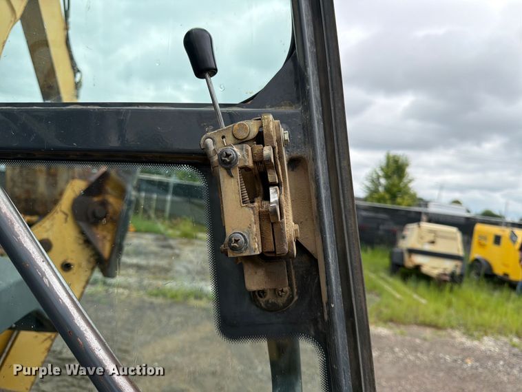 image for item FK3548 2002 John Deere 410G backhoe