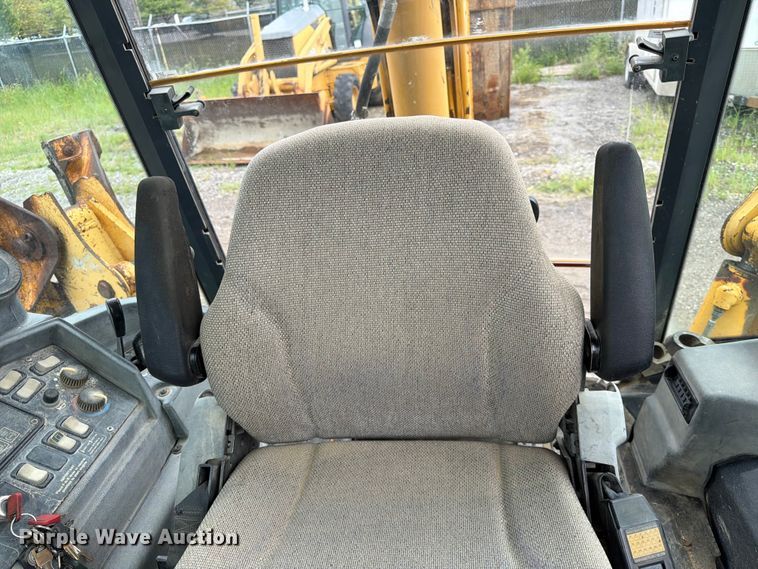 image for item FK3548 2002 John Deere 410G backhoe