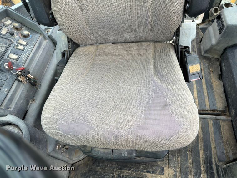 image for item FK3548 2002 John Deere 410G backhoe
