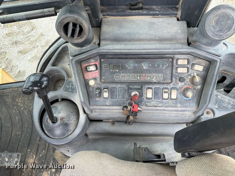 image for item FK3548 2002 John Deere 410G backhoe