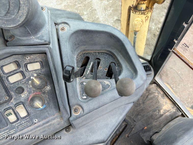 image for item FK3548 2002 John Deere 410G backhoe