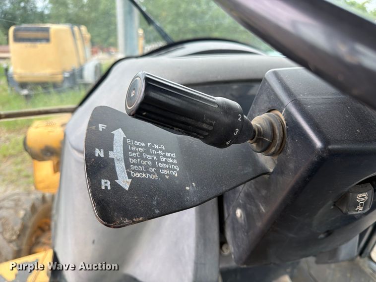 image for item FK3548 2002 John Deere 410G backhoe
