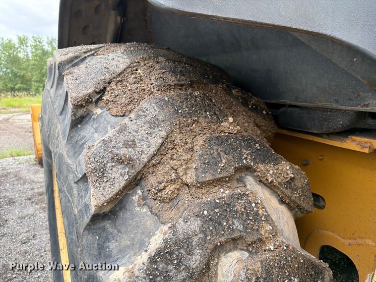 image for item FK3548 2002 John Deere 410G backhoe