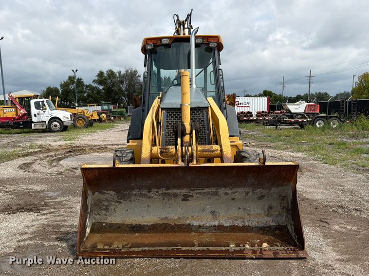 image for item FK3549 2002 John Deere 410G backhoe