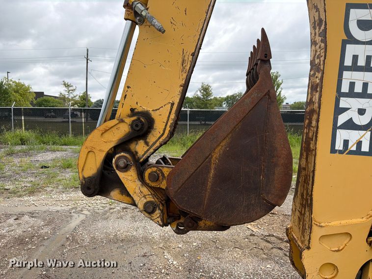image for item FK3549 2002 John Deere 410G backhoe