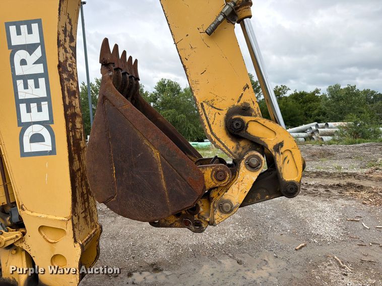 image for item FK3549 2002 John Deere 410G backhoe