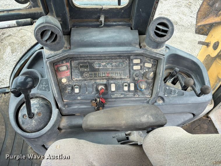 image for item FK3549 2002 John Deere 410G backhoe